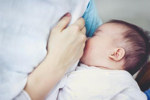 بررسی تأثیر شیردهی بر سلامت روان مادران